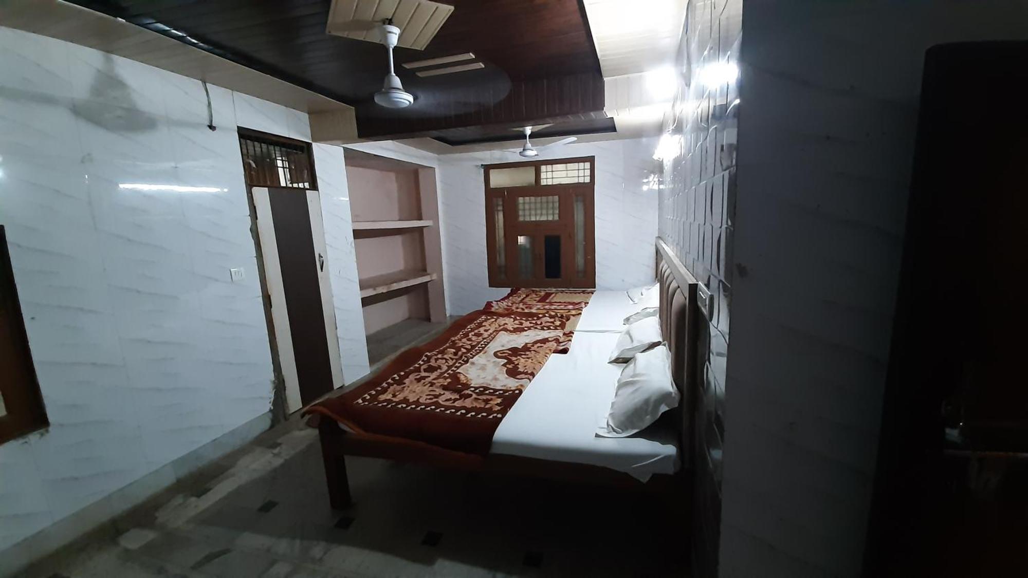Subhadra Guest House Mathura Exteriör bild