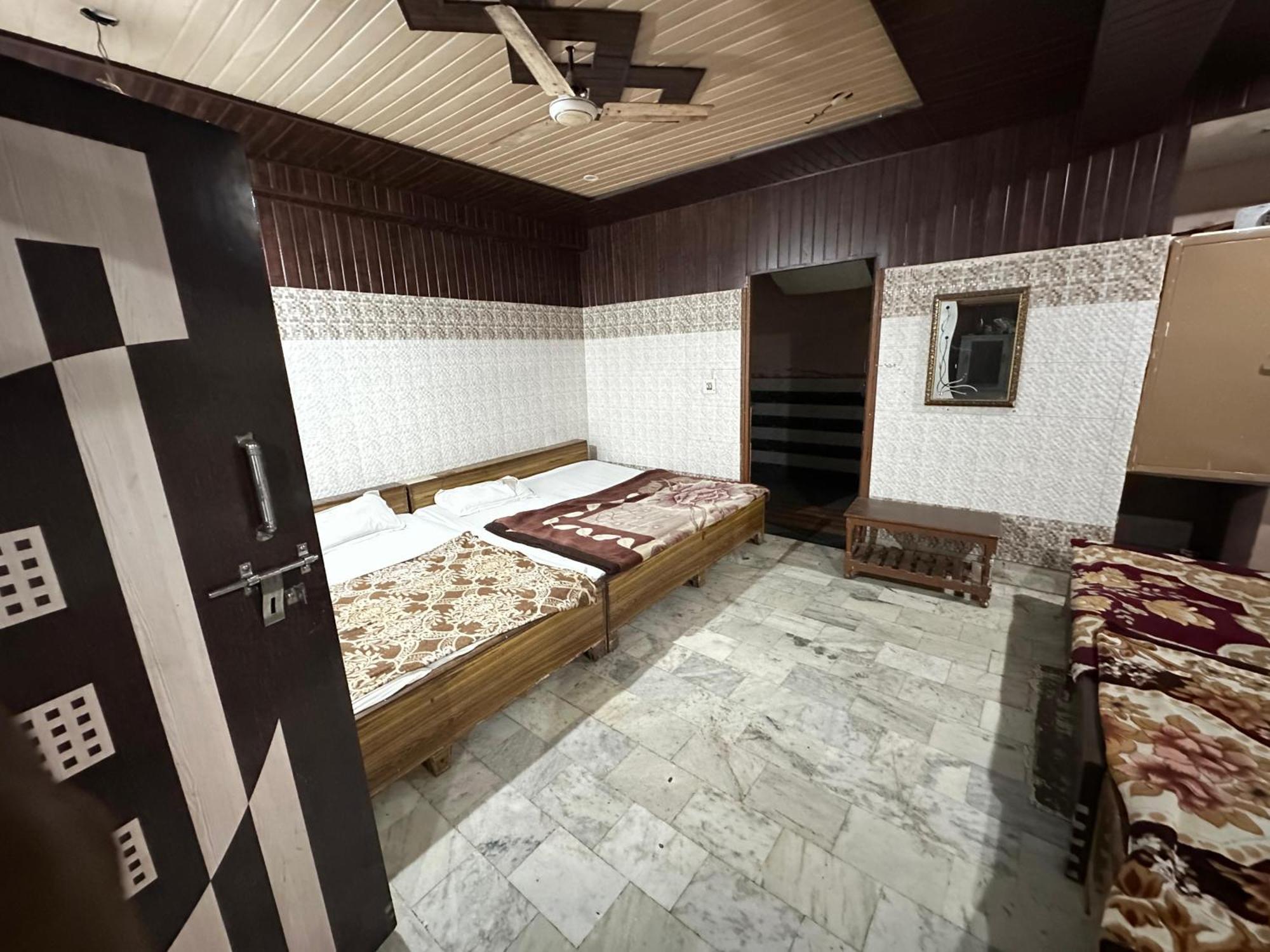 Subhadra Guest House Mathura Exteriör bild
